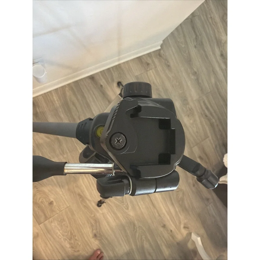 MX 1000 LIGHTWEIGHT TRIPOD, 57